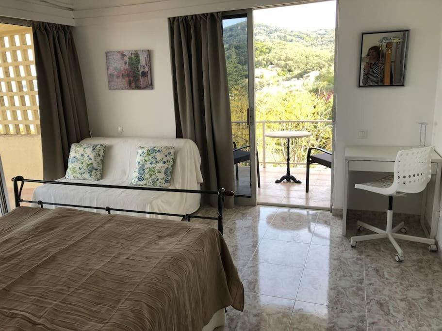 Sea View Apartment With Swimning Pool Mesongí المظهر الخارجي الصورة