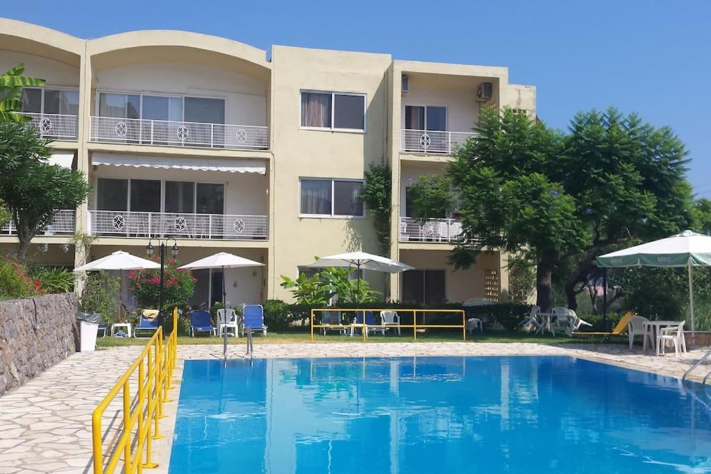 Sea View Apartment With Swimning Pool Mesongí المظهر الخارجي الصورة