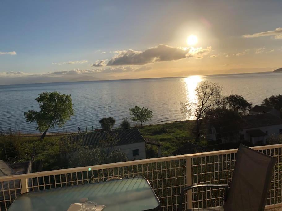 Sea View Apartment With Swimning Pool Mesongí المظهر الخارجي الصورة