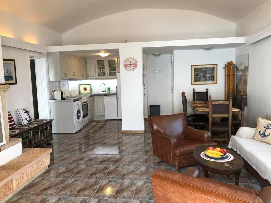 Sea View Apartment With Swimning Pool Mesongí المظهر الخارجي الصورة