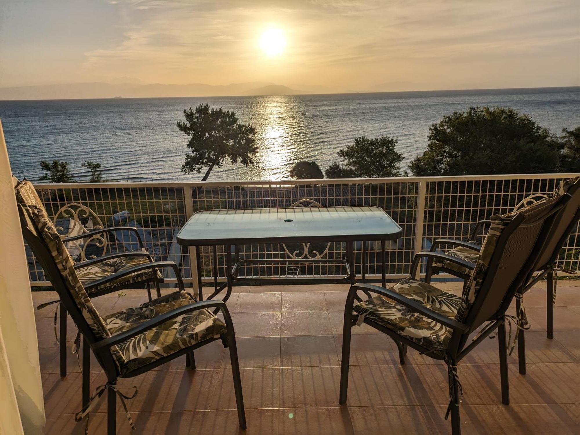 Sea View Apartment With Swimning Pool Mesongí المظهر الخارجي الصورة